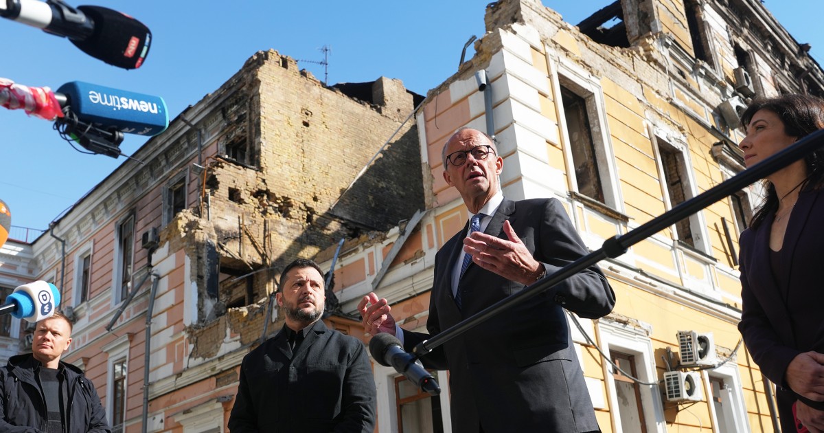 Russia pounds Kyiv during German chancellor’s visit in a new escalation