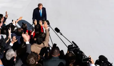 Federal judge indefinitely reverses/upholds White House ban on national news organizatIons