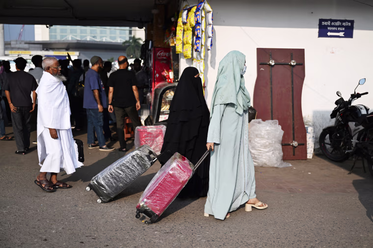 Passengers in Bangladesh return home after their Saudi Arabia-bound flight is cancelled.