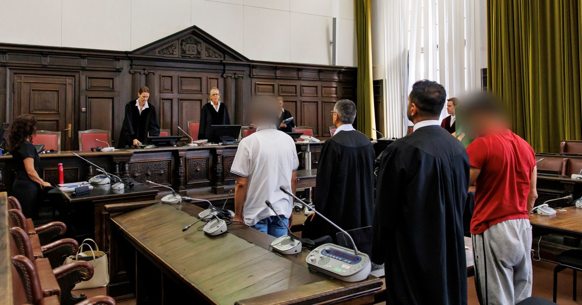 German court sentences two for plotting to kill leader of Jewish community for Iran