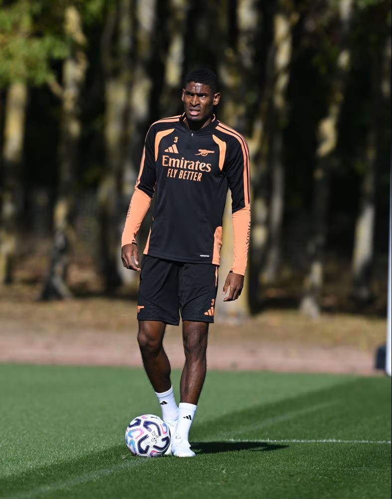 Cristhian Mosquera in training with Arsenal (Photo via Arsenal.com)
