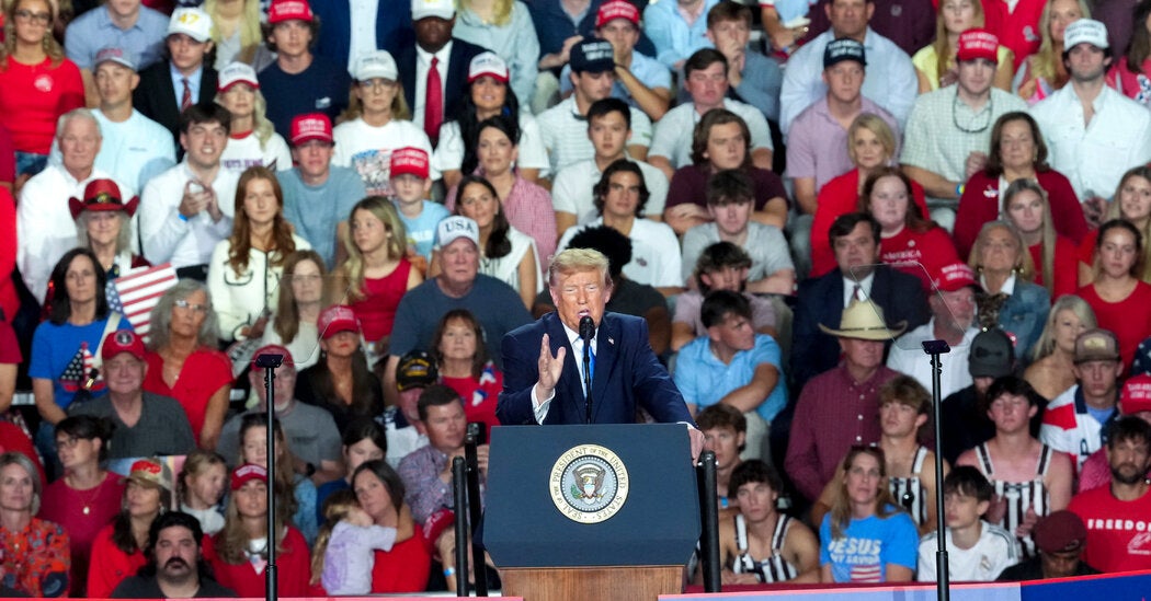 Obama’s ‘Cheesecake Factory’ Jab Rankles Trump on Mississippi Campaign Stop