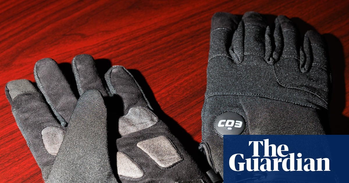 Electric-shock gloves ICE plans to use inflicted intense pain in army study | ICE (US Immigration and Customs Enforcement)