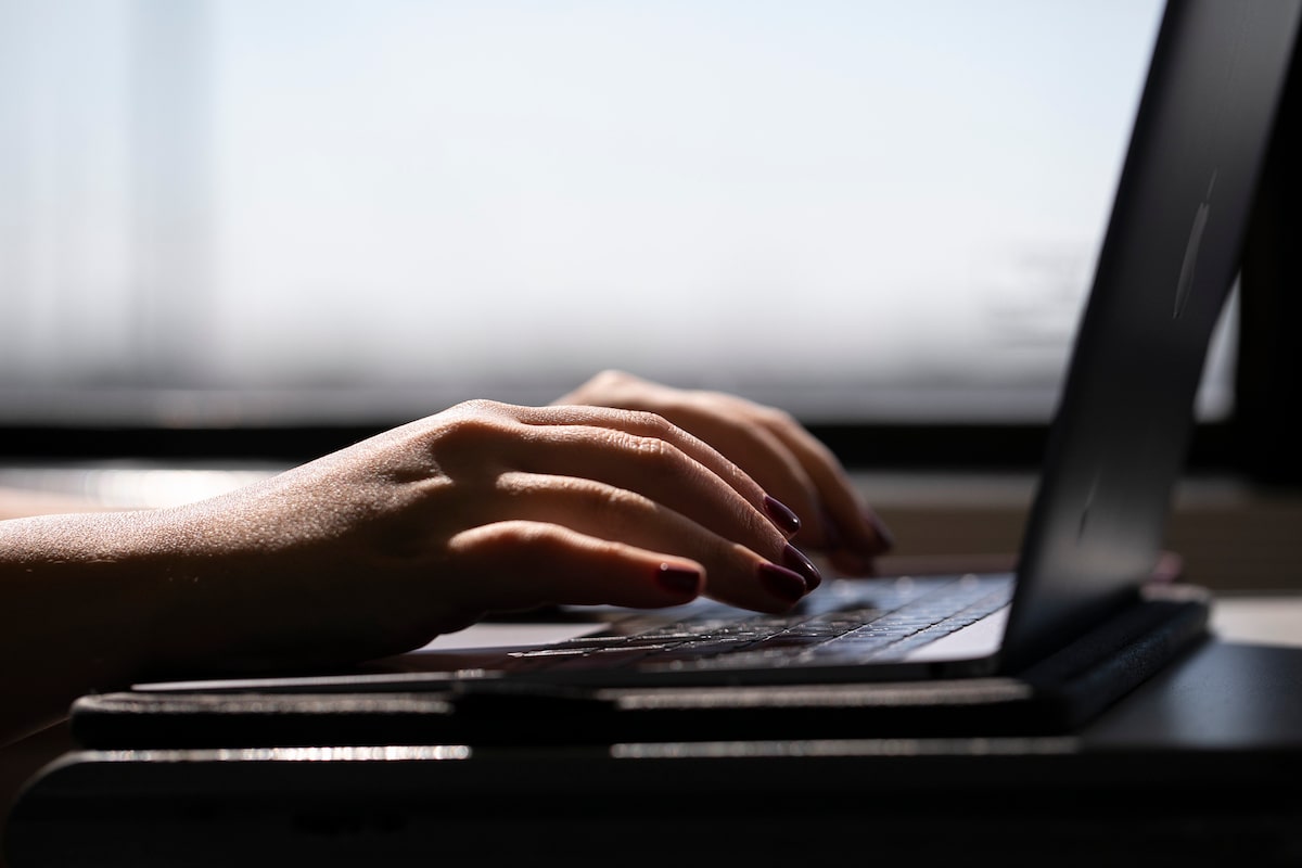 AI fabrication suspected of writing dozens of articles in Canadian publications