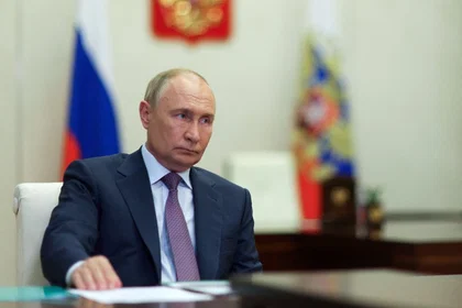 Putin Raises Nuclear Threat Over Kaliningrad, Says Russia Monitors Arms Factories in Europe