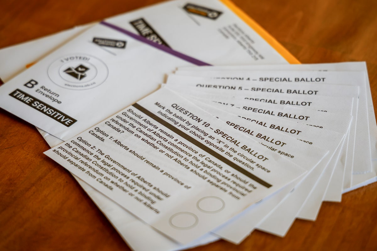 Elections Alberta notifies thousands of referendum voters about invalid mail-in ballot packs