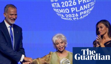 Isabel Allende wins €1m Spanish literary prize under pseudonym | Isabel Allende