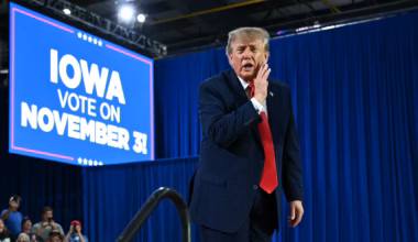 Midterm polls that caught our eye this week show Democratic gains among voters - The Washington Post
