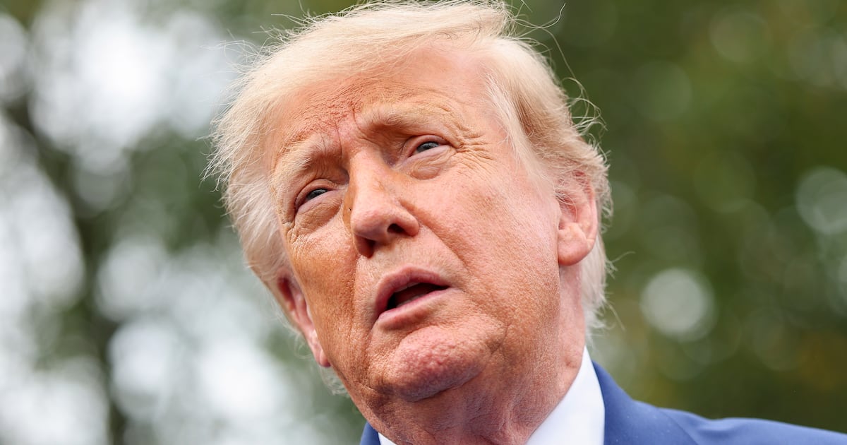 Trump’s Tacky Arch Project Hit With New Setback