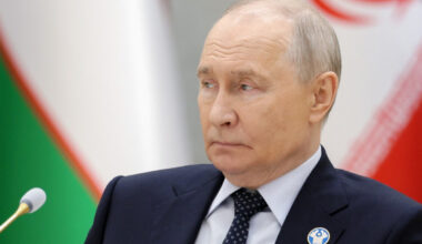 Putin Rejects Peace Talks in Trump Call, Vows to Press War