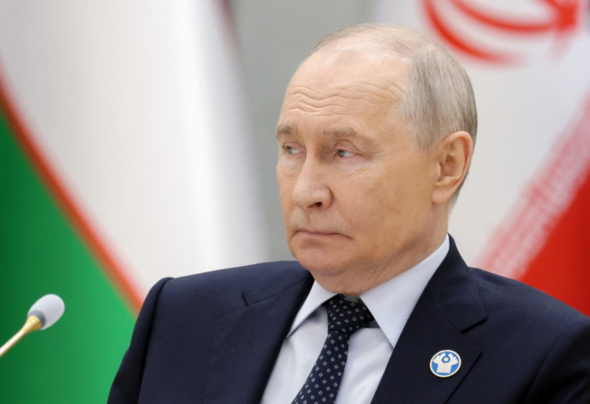 Putin Rejects Peace Talks in Trump Call, Vows to Press War