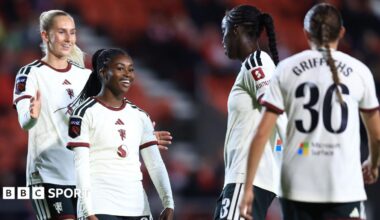 Liverpool 3-5 Man Utd: Visitors win eight-goal thriller in Players Cup