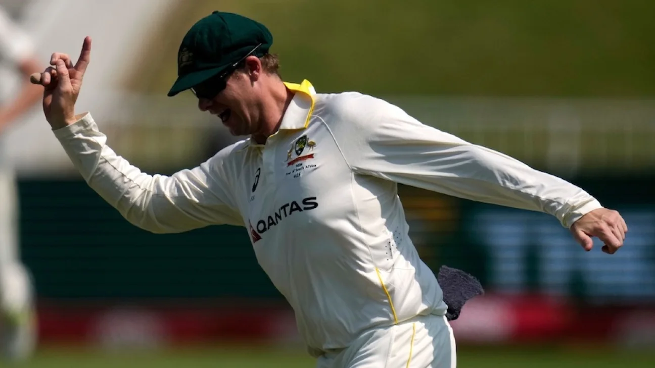 SA vs Aus - Durban Test - Steven Smith's slip-catching becomes a defining feature of Australia's day