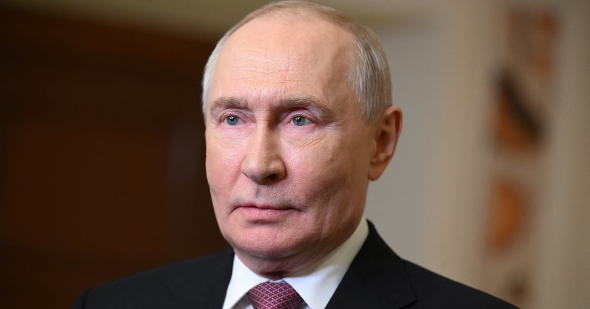 Russian President Vladimir Putin Humiliates Trump Goon Steve Witkoff Hours After Groveling Praise