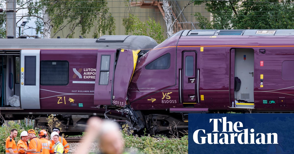 Bedford rail crash: train sped up after red light warning, say investigators | Rail transport