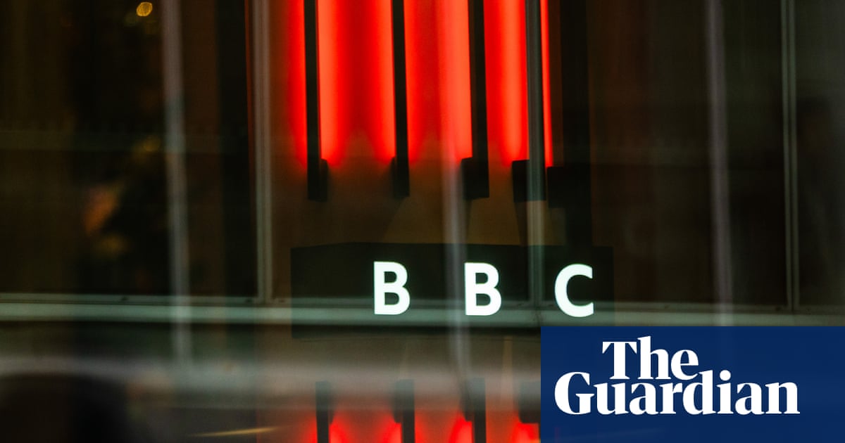 BBC asks judge to force Trump to sit for deposition as part of his $10bn lawsuit | BBC