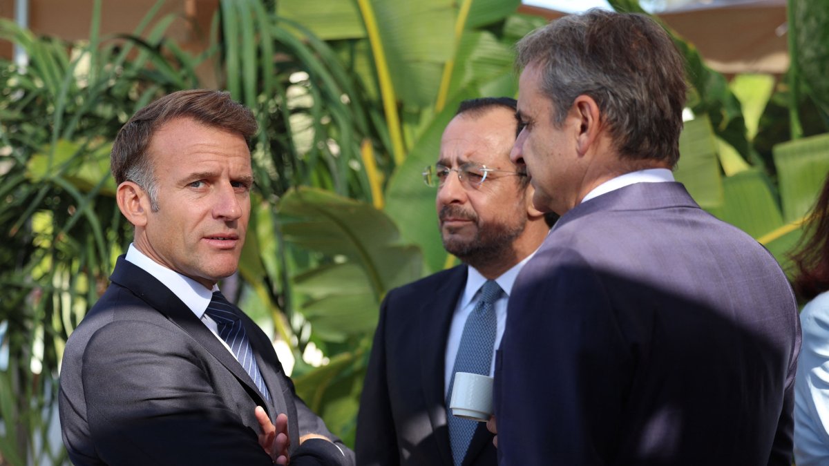 France reportedly mulls postponing Med grid after Türkiye-Libya deal