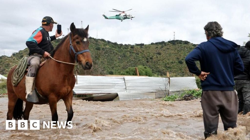 Residents airlifted to safety in central Chile as El Niño blamed for torrential rains - BBC