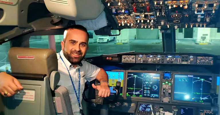 Israel bars United Airlines pilot over alleged Iran links - Ynet