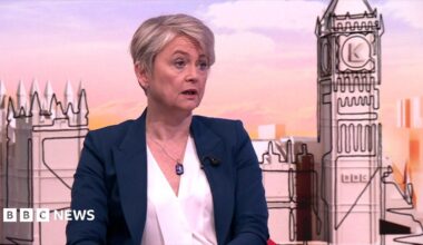 Corridor care in hospitals should be eliminated for children, health secretary tells Kuenssberg
