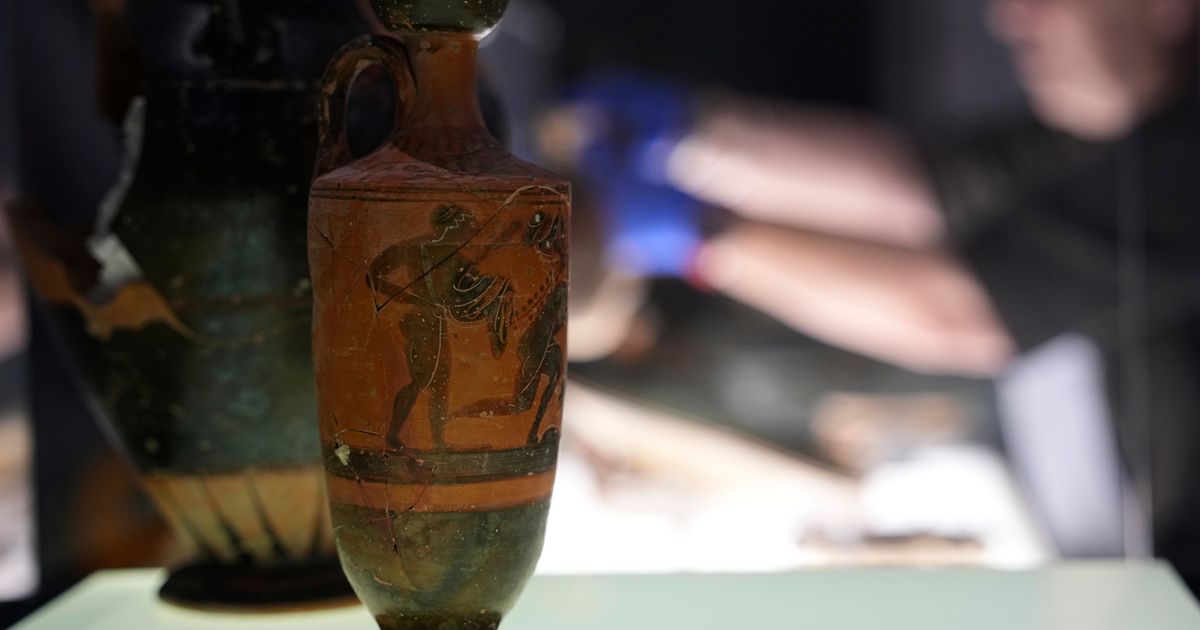 Israel returns 22 artifacts as Greece pushes to bring antiquities home :: WRAL.com