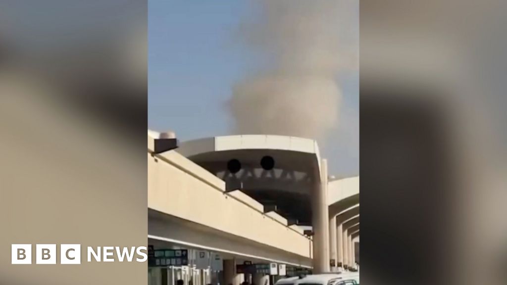 Saudi Arabia's Riyadh airport hit by second Houthi strike in two days - BBC