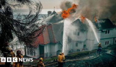 Fast-moving California wildfire burns homes as people are ordered to leave - BBC