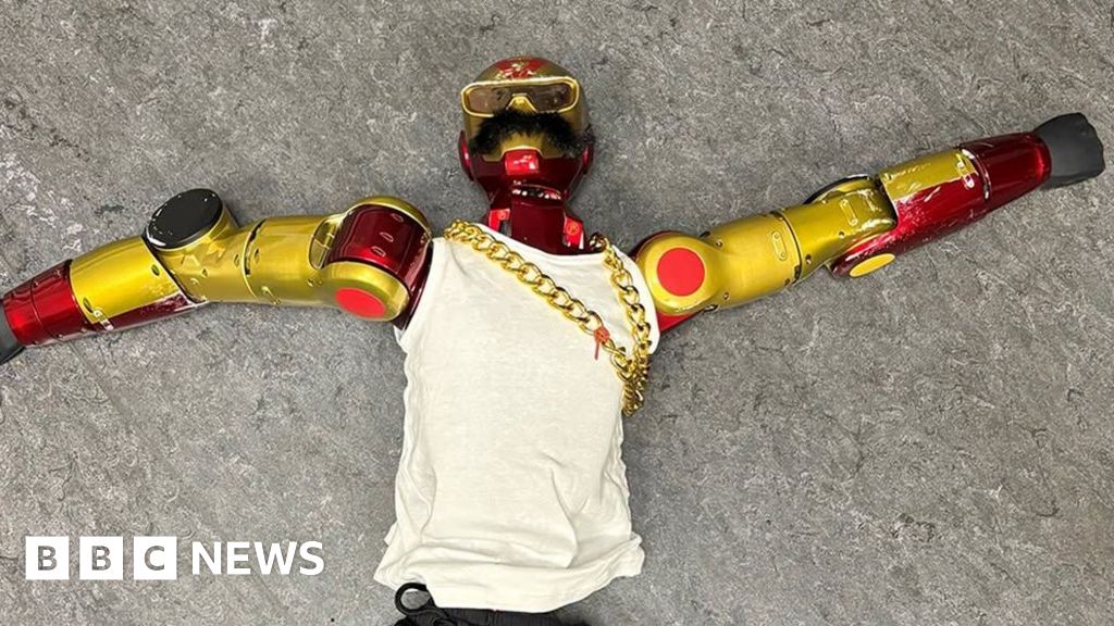 Robot seized by German police after allegedly groping teenage girl - BBC