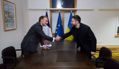 Macron says France accelerating missile deliveries to Ukraine, offering satellite data support