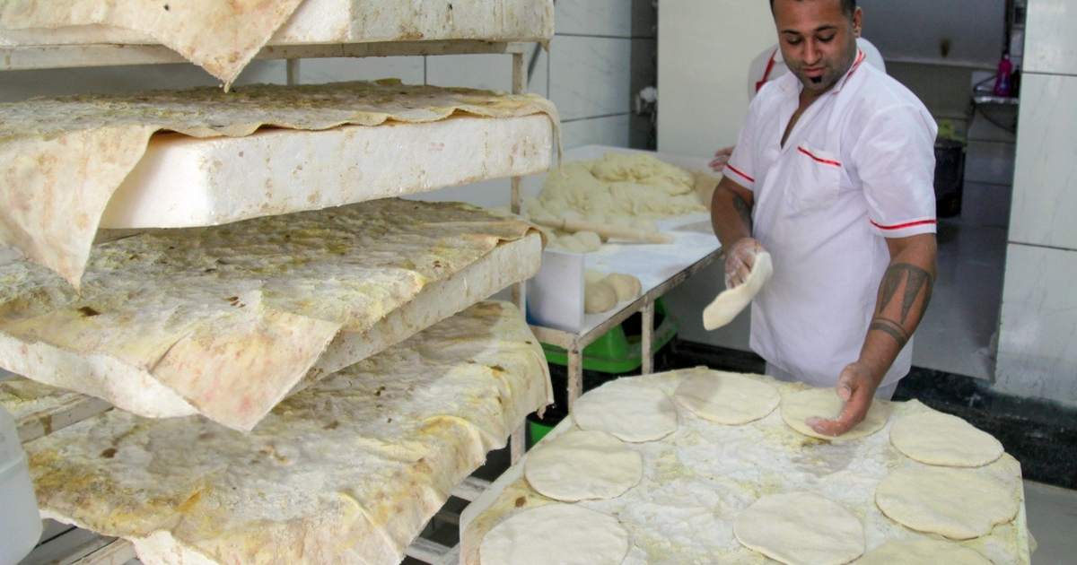 Flour shortages force bakeries to close across Iran