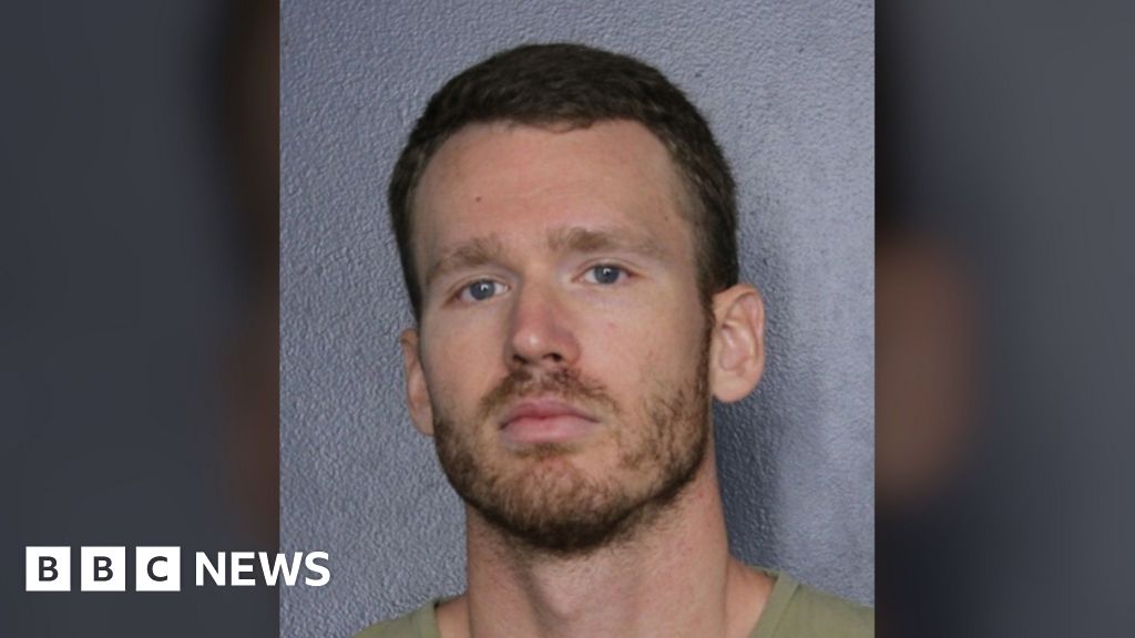 Florida officer accused of stealing dead man's identity and moving into his home - BBC