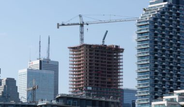 Almost half of Toronto area new condo sales are now bulk sales at a huge discount - Toronto Star