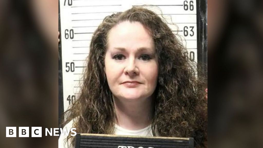 US death row inmate Christa Pike conscious after failed execution, lawyers say - BBC