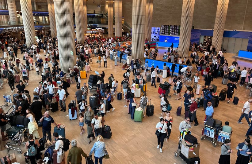 Passengers scramble at Ben-Gurion Airport after a staff strike halted Israeli air travel, August 20, 2026