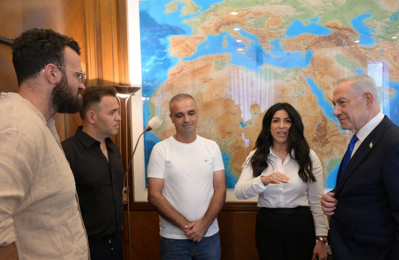 Israeli Prime Minister Benjamin Netanyahu meets ''heroes'' who intervened on a flydubai flight bound to Israel from the United Arab Emirates, in Jerusalem Thursday, 1st October 2026