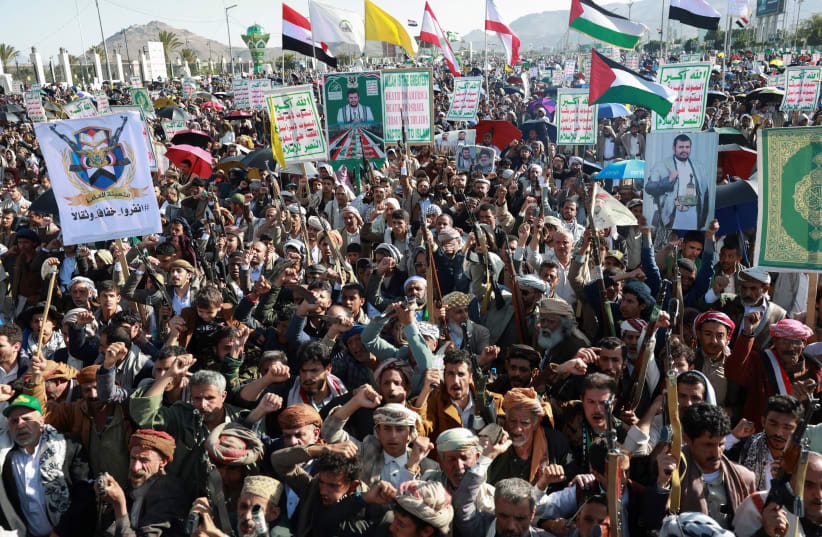 Houthi supporters rally to show support to the movement as fighting intensifies across several Yemeni fronts, in Sanaa, Yemen October 9, 2026.