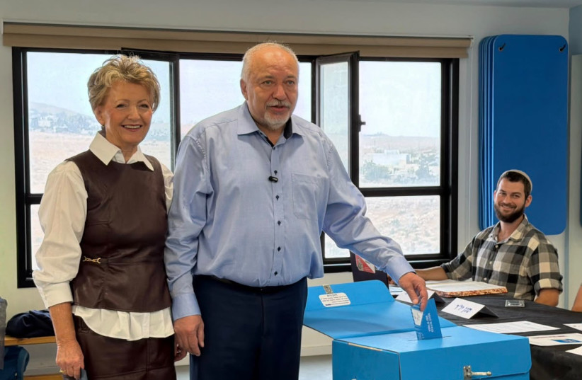 Yisrael Beytenu Chairman Avigdor Liberman votes in Nokdim, October 26, 2027.