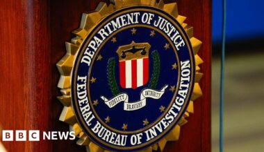 Letters with 'suspicious substances' sent to US senators and election offices - BBC