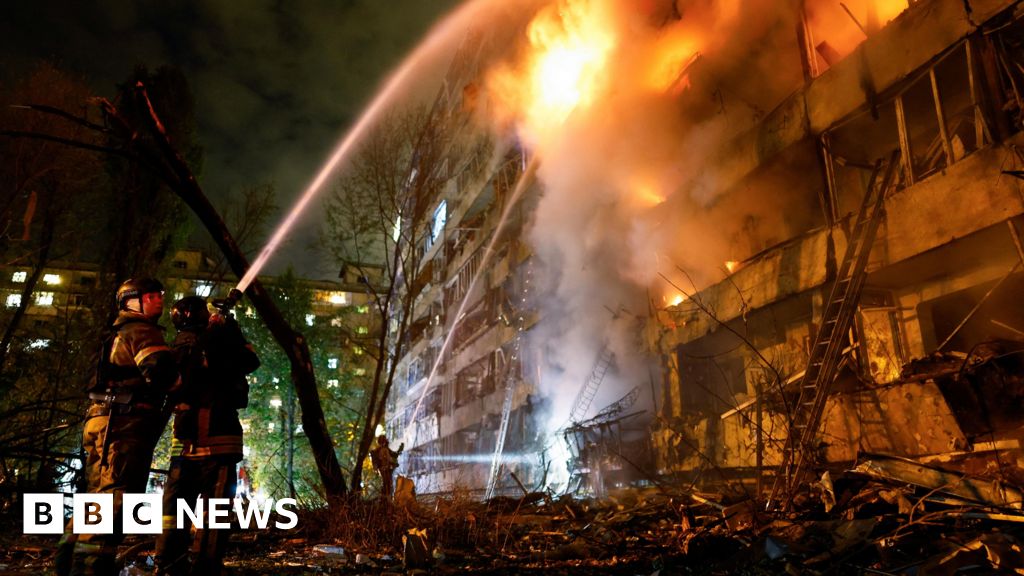 Russian strikes hit key power plant in Kyiv, Zelensky says - BBC