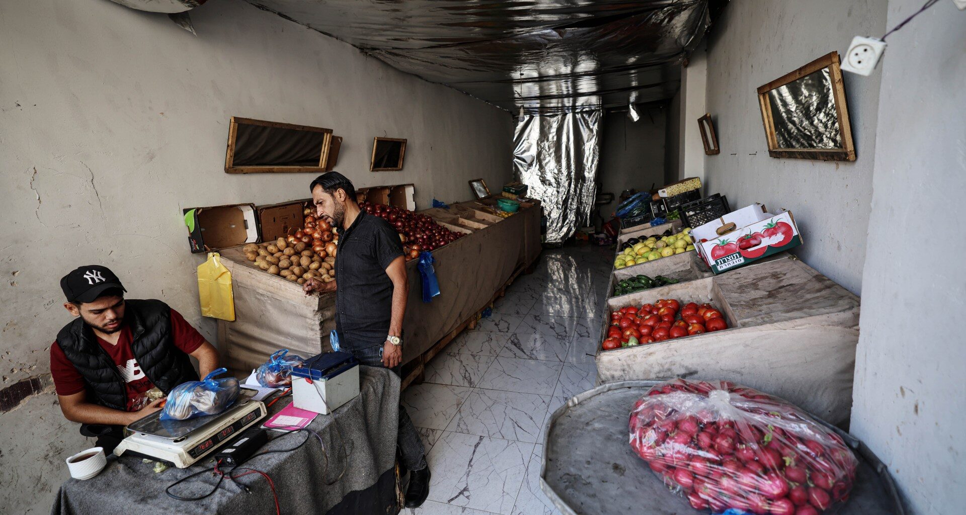 Gaza families fear food shortages as Israel halts commercial shipments | Food News