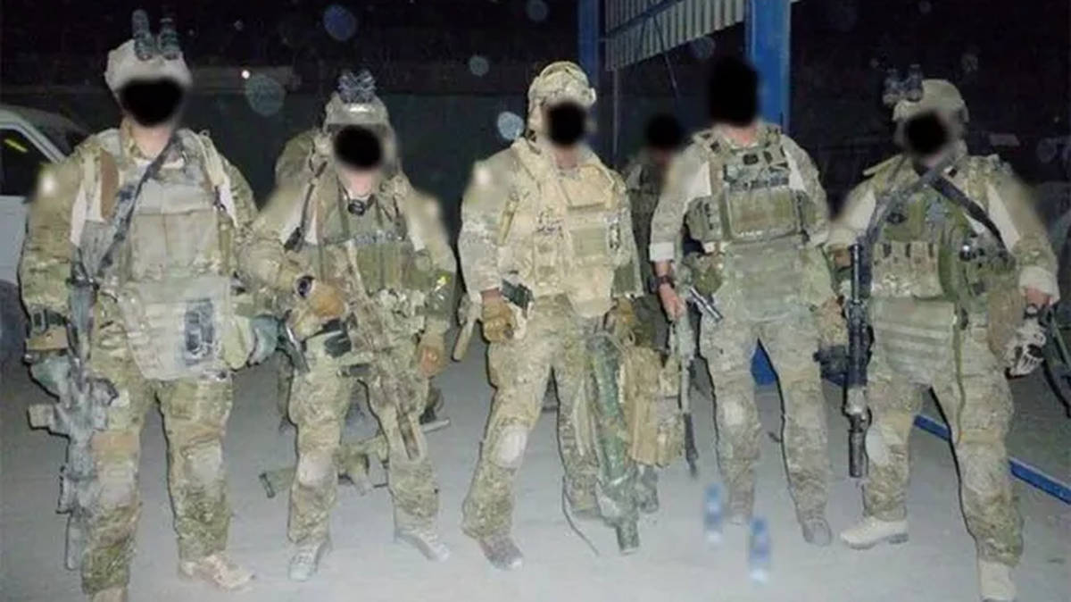 UK Special Forces veterans warn Britain is ‘eroding the will to fight’ as troops sent to battle ISIS face years under murder investigation
