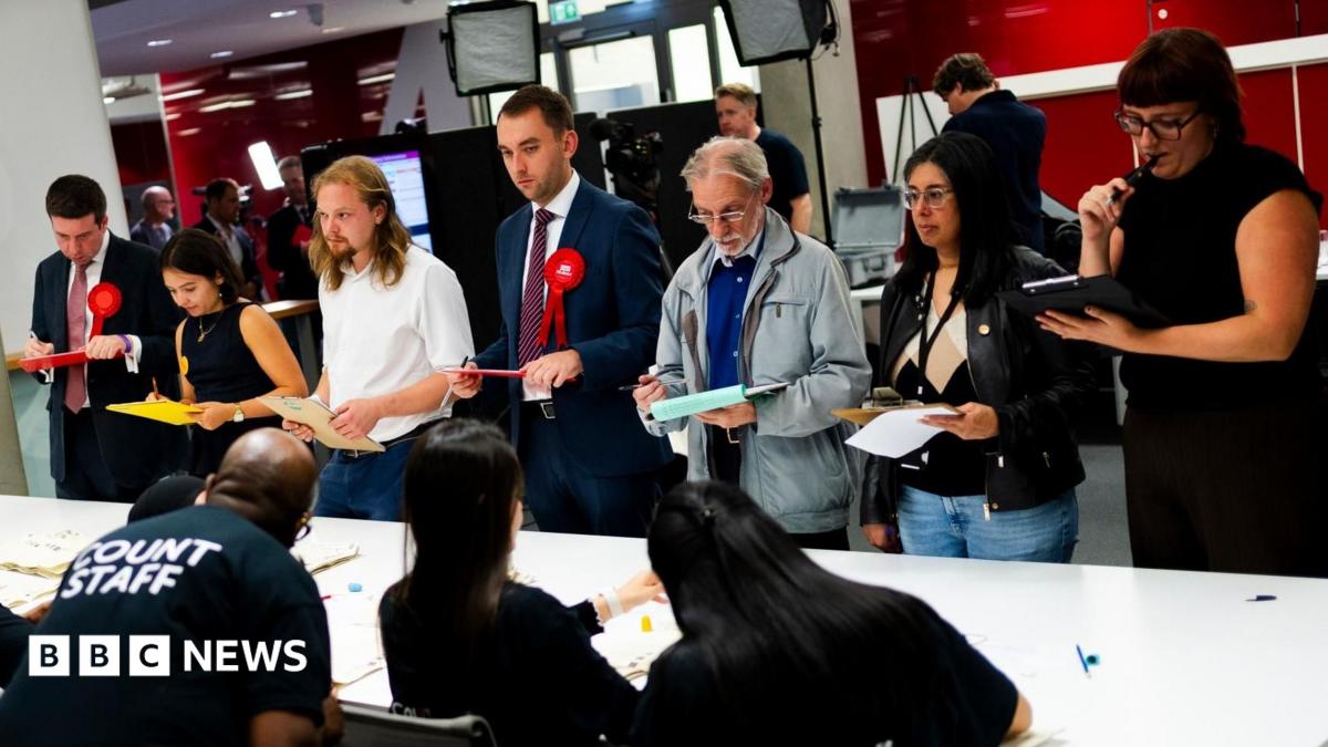 Vote counting under way in the Holborn and St Pancras by-election - follow live