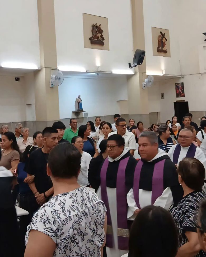 Another view of the congregation at the memorial service