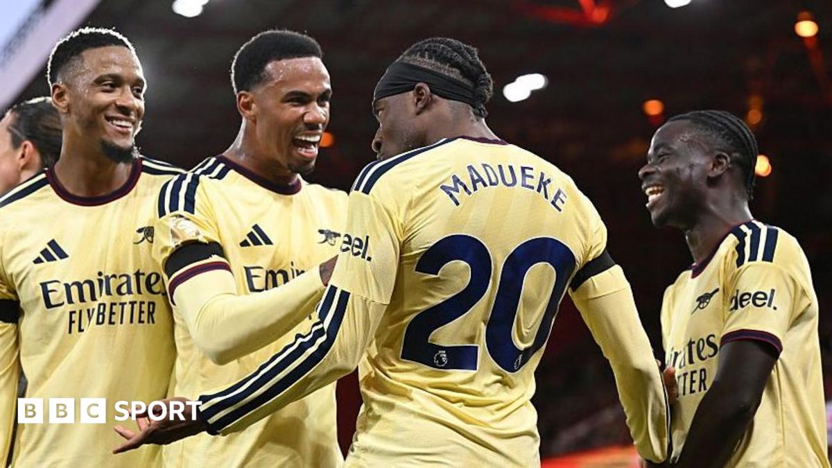 Arsenal players celebrate Noni Madueke's goal for Arsenal