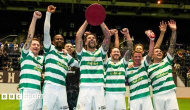Celtic celebrate their Tennent's Sixes victory