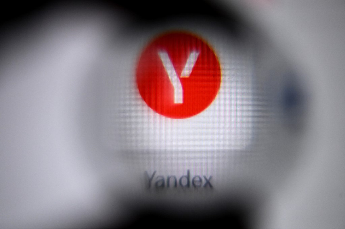Ukraine Strikes Yandex Data Center, Russian Oil Refinery Overnight