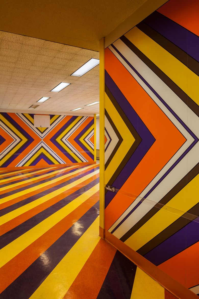 The vibrant interiors were the work of Palm Springs designers Arthur Elrod and William Raiser.