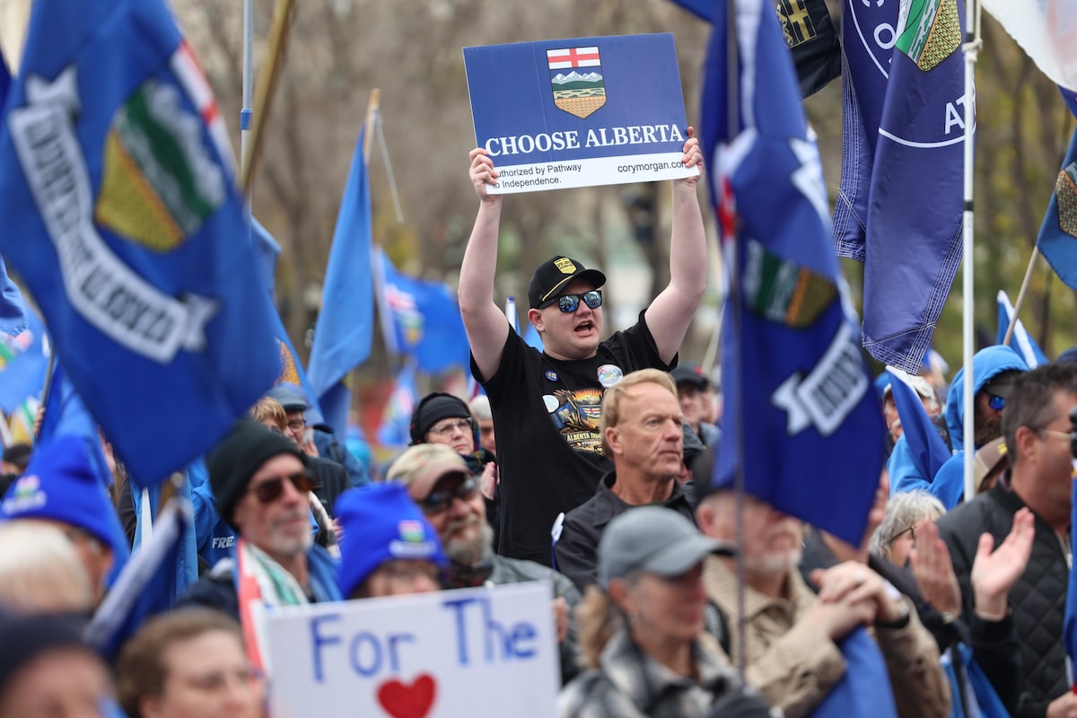 Alberta separatists rally at provincial legislature ahead of referendum