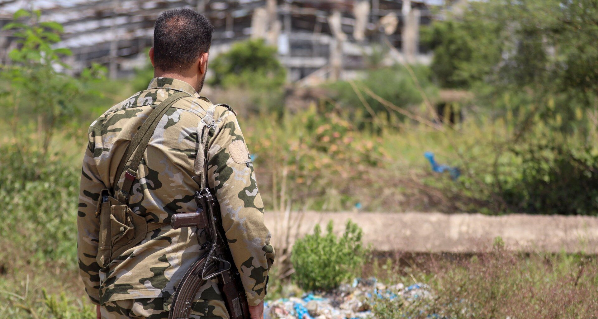Yemen government forces report recapture of Mocha from Houthis | Conflict News