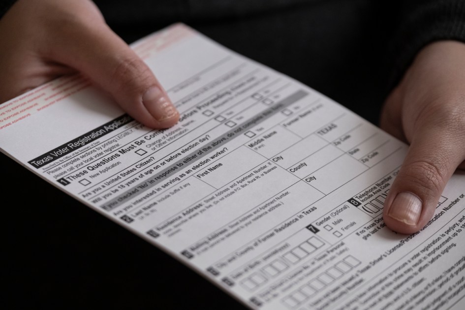 Texas discovers more backlogged voter registration records